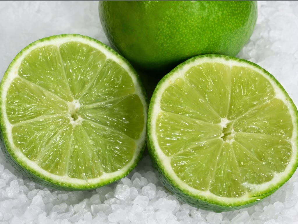 Dùng hỗn hợp chanh muối để loại bỏ rỉ sét